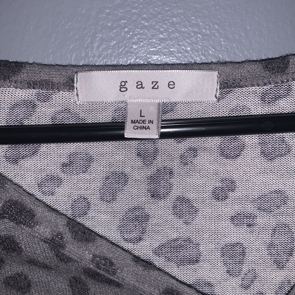Gaze brand large crop top gray leopard print . - Picture 2 of 3